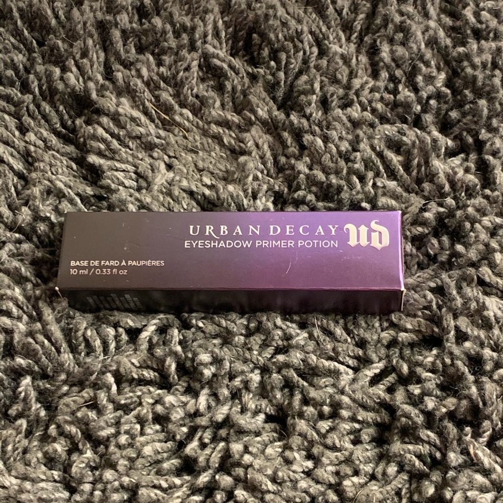 Urban Decay eyeshadow primer potion